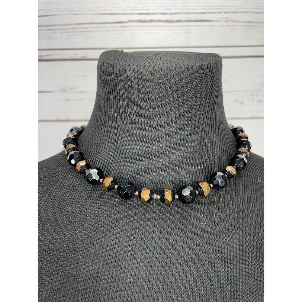 Vintage JS Signed Women's Black Iridescent Beaded Lobster Clasp Fashion Collar N